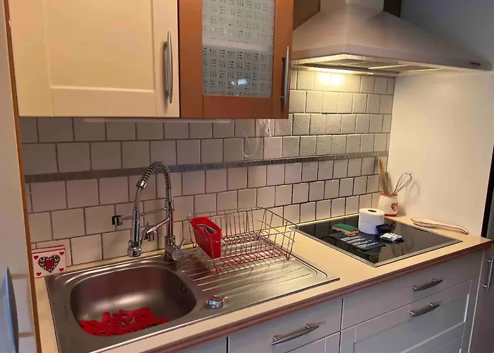 Duplex Avec Terrasse Entierement Equipe60m2 *